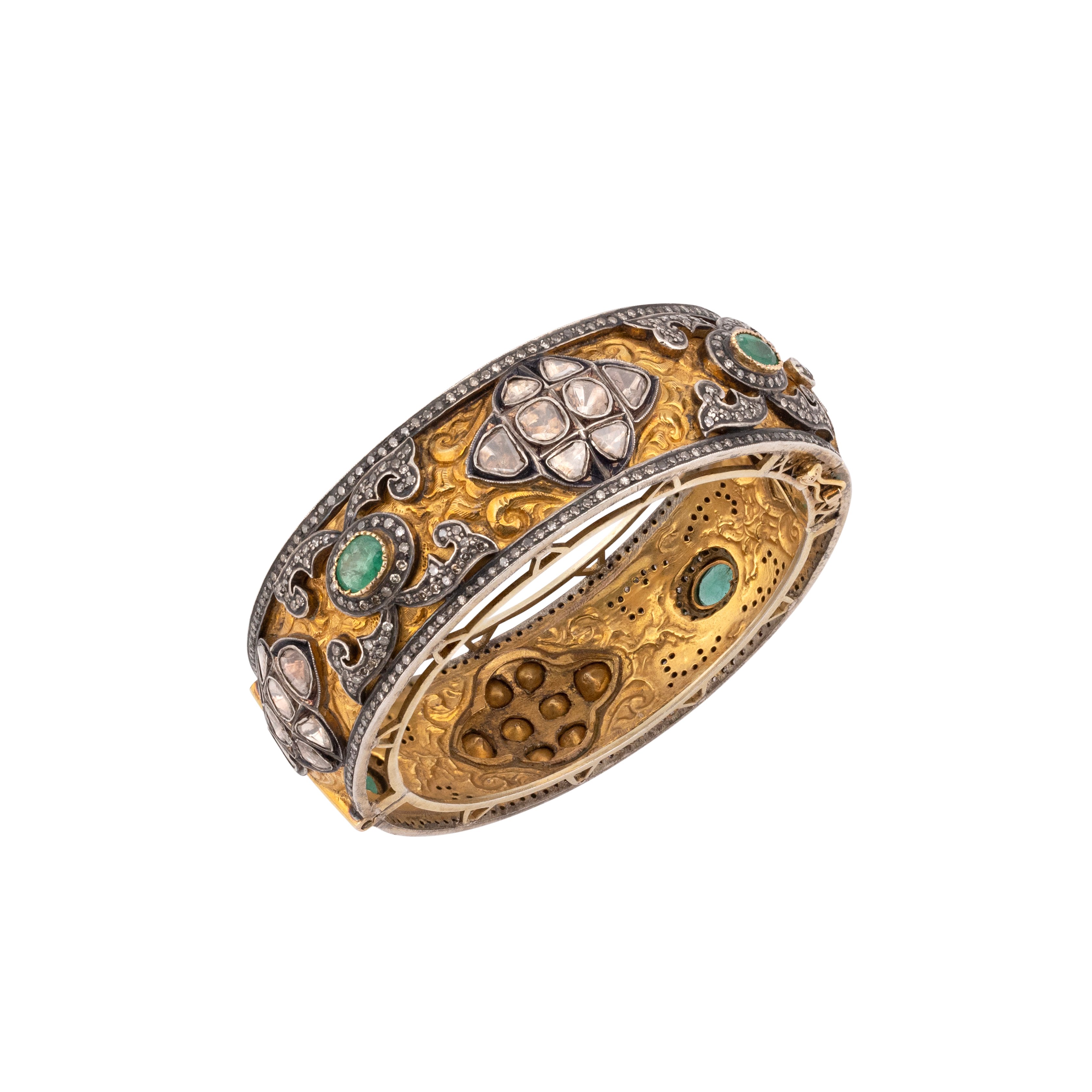 Antique Gold Engraved Bangle with Emeralds and Polkis